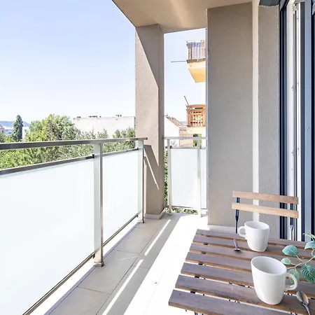 - Balcony - Cozy - Ac Appartement